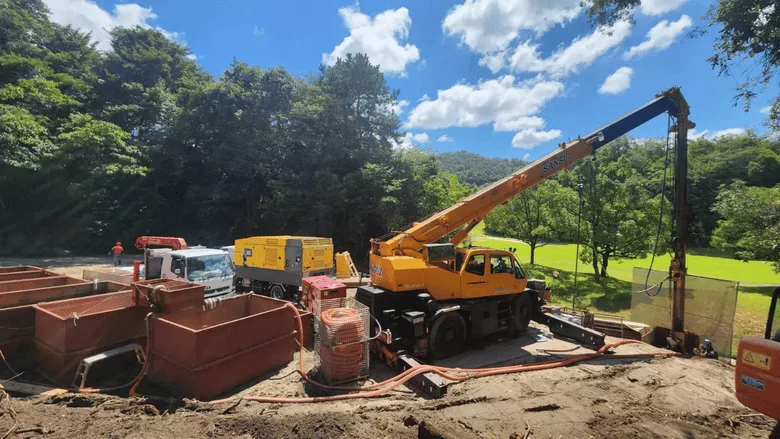 An image of a drilling on golf course