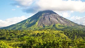 An image of a volcano somewhere in Costa Rica