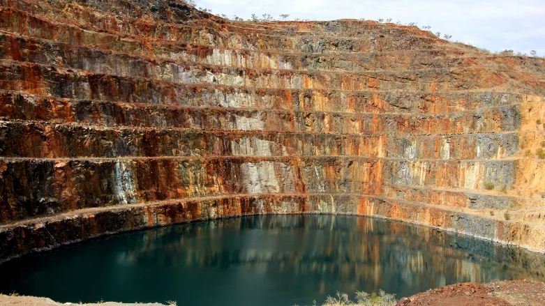 An image of a mining rig mining for critical minerals