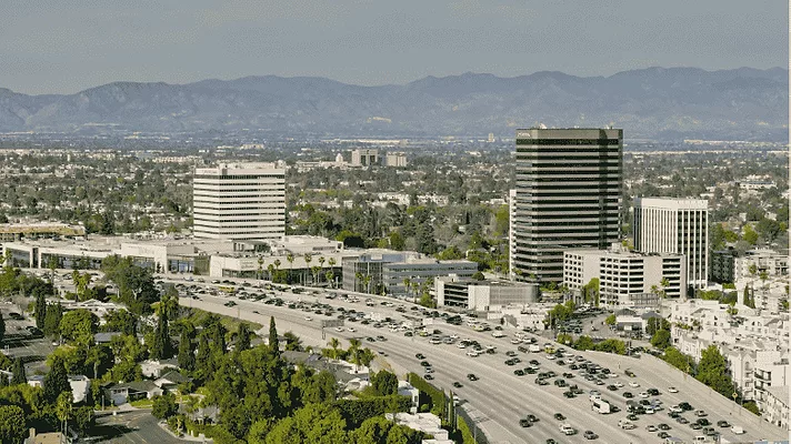 An image of the san Fernando valley in LA