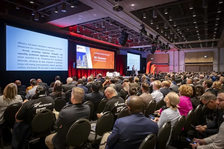 WGC Crowd.jpg Crowd at geothermal conference