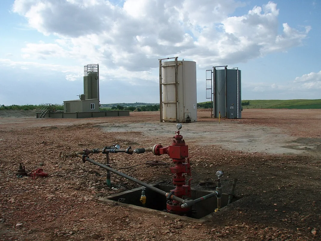 Injection well 3-Creative commons.JPG An injection well