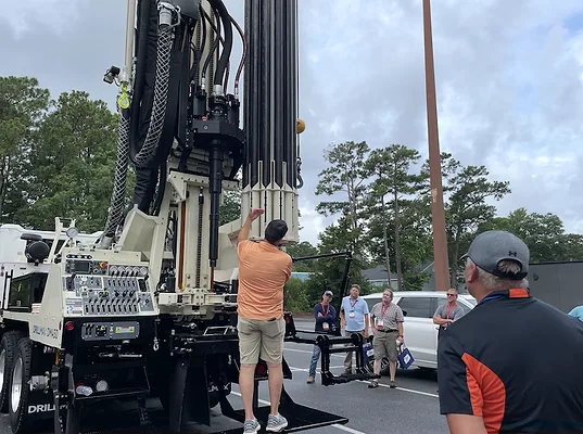 Geoprobe Drillmax DM450.png Demonstration of the Geoprobe Drillmax 450
