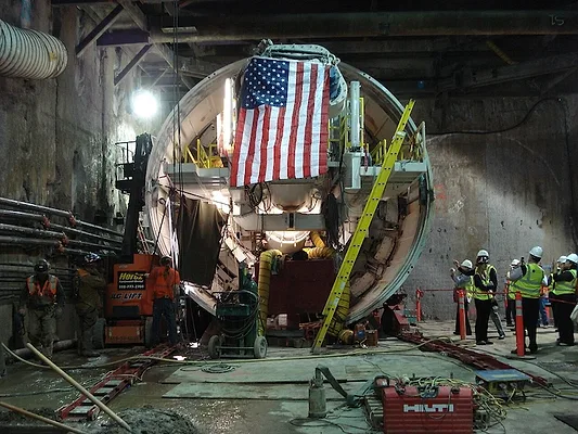 Tunnel boring.jpg Boring a tunnel in the United States