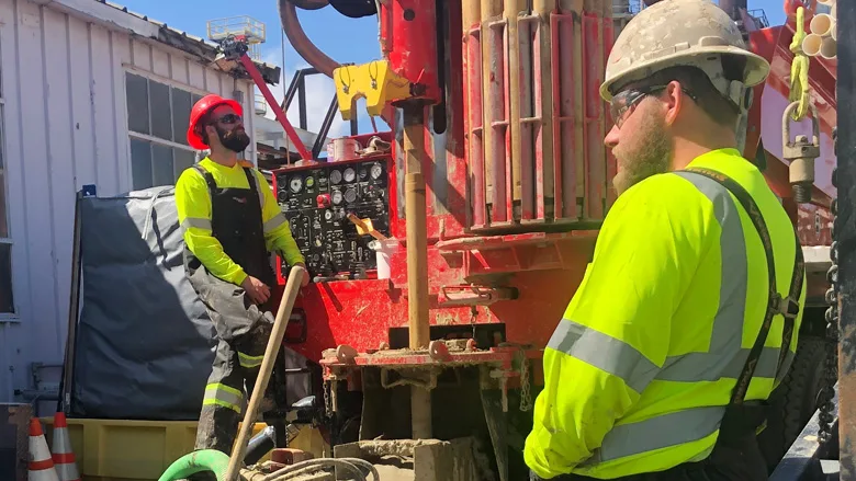 2 drillers on an active drilling site